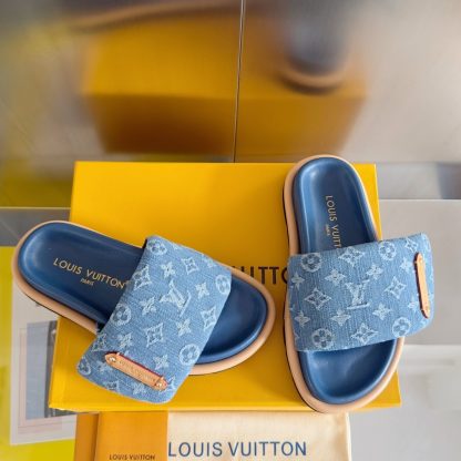 Louis Vuitton's latest fashion casual half slippers - Image 2