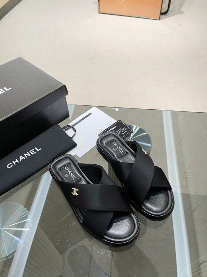 Chanel Spring/Summer Classic Comfortable Black Versatile Sandals - Image 2