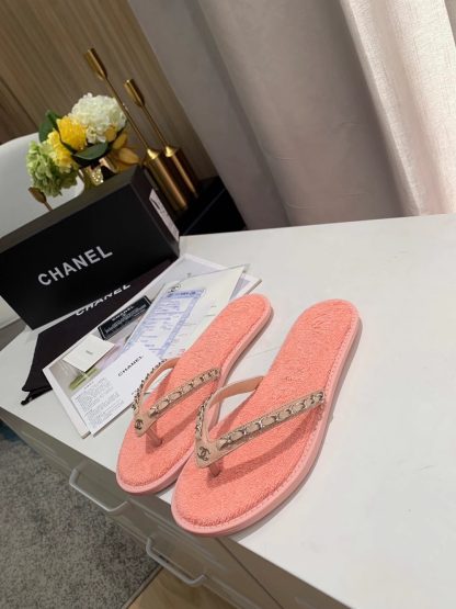 Chanel Spring New Pink Chain Flip-Flops - Image 2