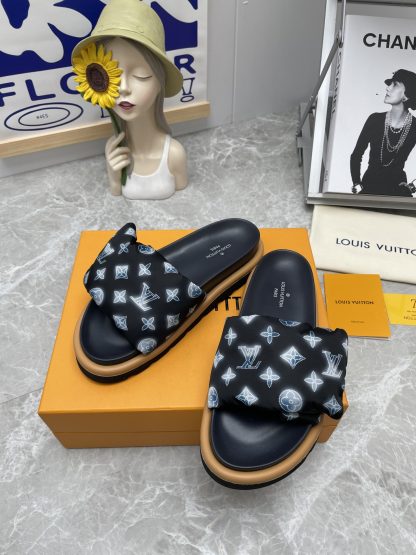 Louis Vuitton's latest hot-selling Velcro series couple's thick-soled slippers - Image 3