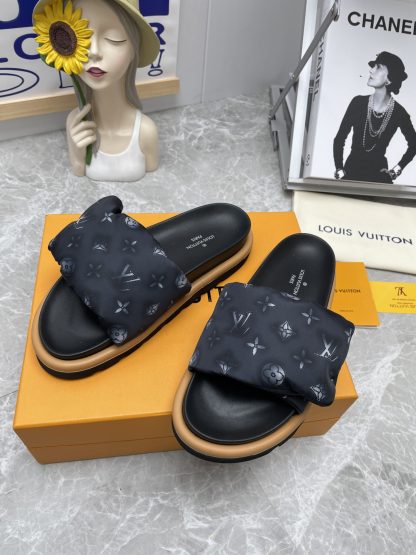 Louis Vuitton's latest hot-selling Velcro series couple's thick-soled slippers - Image 2