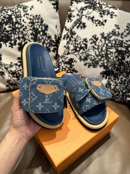 Louis Vuitton Couple's Small Backpack and Four-Color Slippers - Image 2