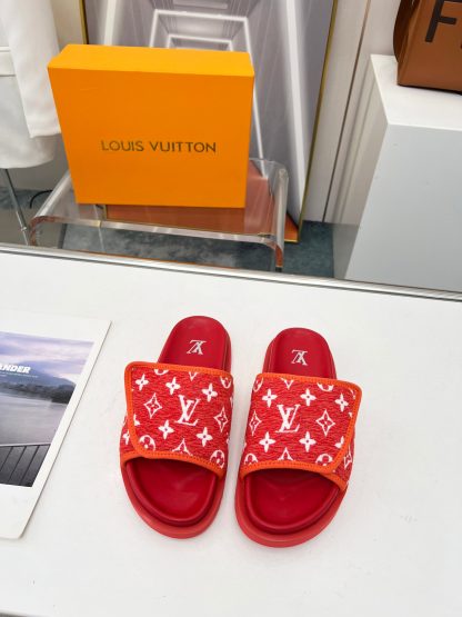 Louis Vuitton couple's early autumn new embossed logo hot-selling slippers - Image 2