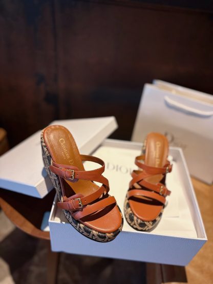 Dior exquisite versatile wedge sandals - Image 2