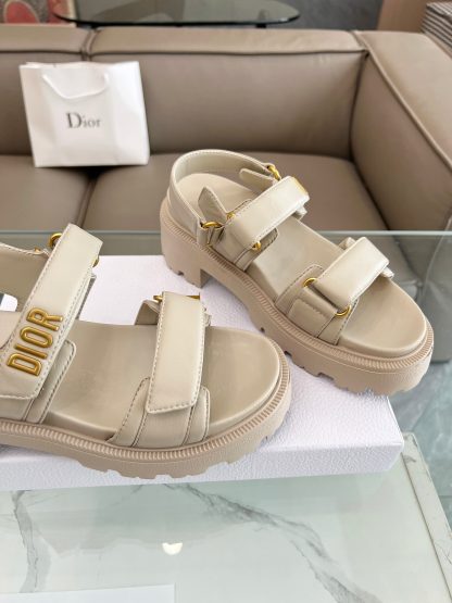 Dior's popular thick-soled mid-heeled sandals - Image 2
