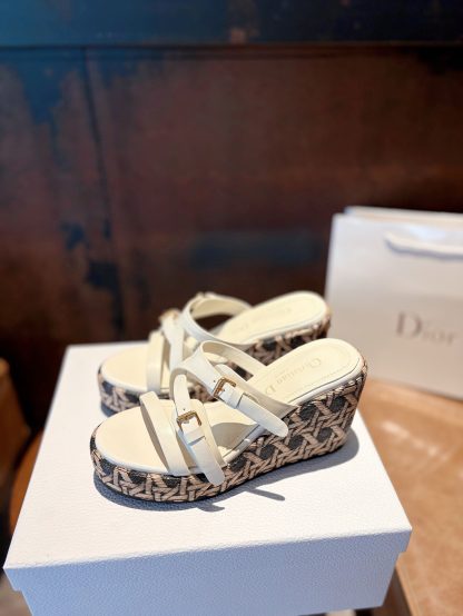 Dior simple and versatile wedge sandals - Image 2