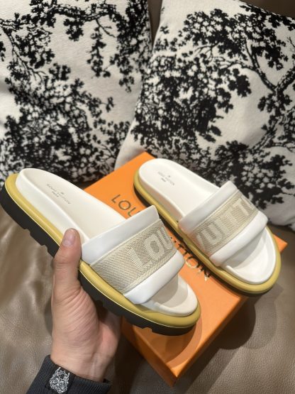 Louis Vuitton classic flip flops - Image 2