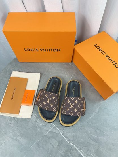 Louis Vuitton's latest fashion casual half slippers - Image 2