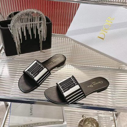 Dior logo embroidery color matching flip flops - Image 2