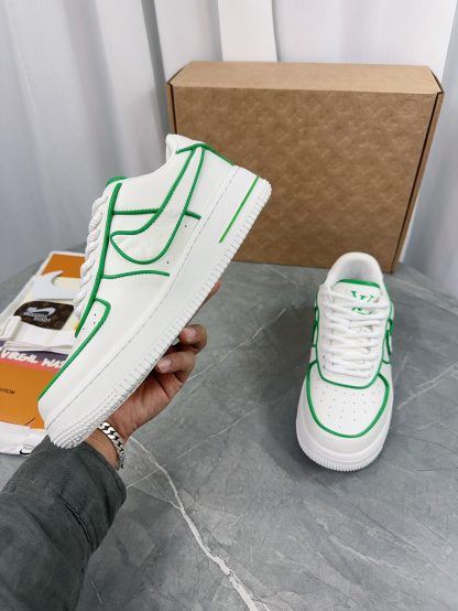 Louis Vuitton couple's co-branded sports shoes - Image 10