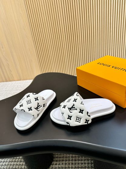 Louis Vuitton Pool Pillow Comfort Slide Sandals - Image 3
