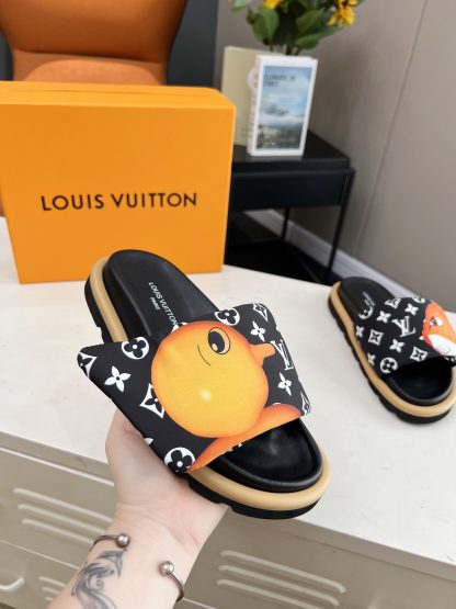 Louis Vuitton ol llow comfort flat sandals - Image 4