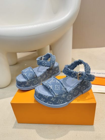 Louis Vuitton's latest stylish casual platform sandals - Image 3