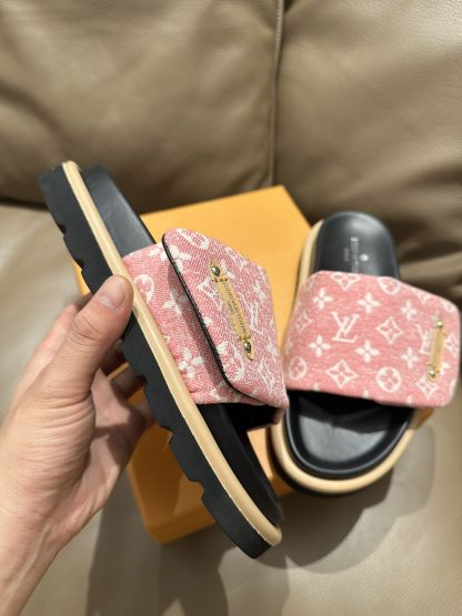 Louis Vuitton pink denim slippers - Image 3