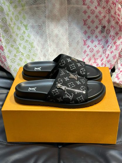 Louis Vuitton high-end men's summer slippers - Image 3