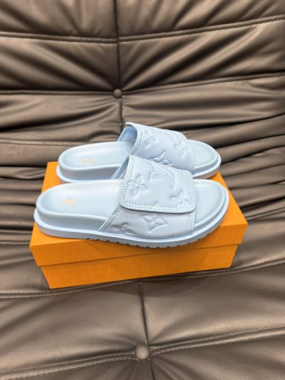 Louis Vuitton high-end men's summer slippers - Image 3