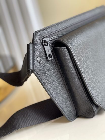 Louis Vuitton men's new aerogram shoulder bag - Image 3