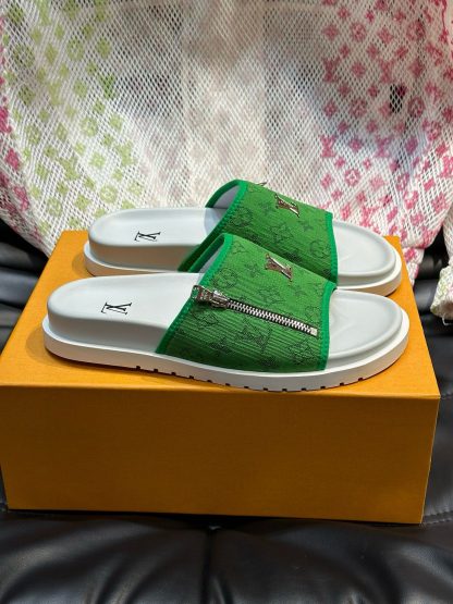 Louis Vuitton high-end men's summer slippers - Image 3