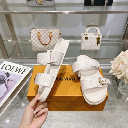 Louis Vuitton Spring and Summer New Slippers - Image 3