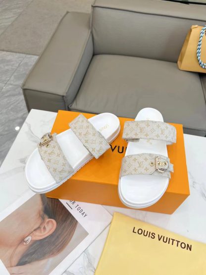 Louis Vuitton Spring and Summer New Slippers - Image 3