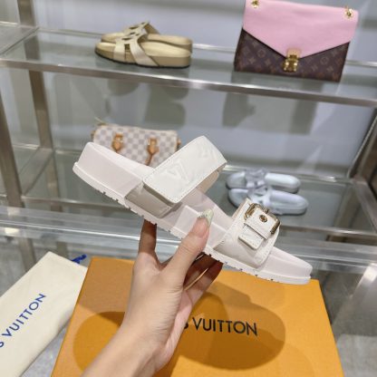 Louis Vuitton Spring and Summer New Slippers - Image 3