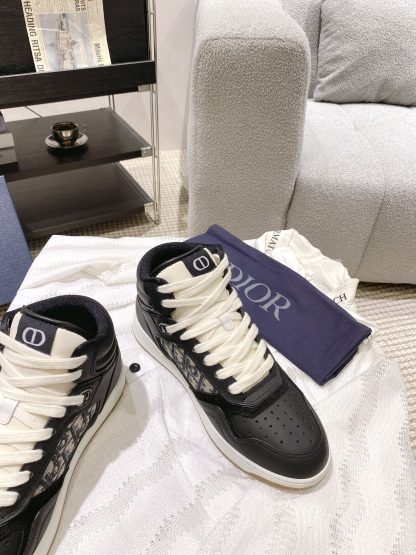 Dior high-top classic casual popular sneakers - Image 3