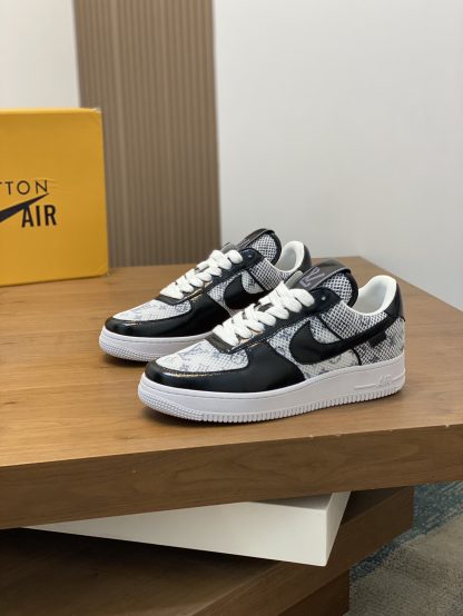 Louis Vuitton co-branded casual sneakers - Image 3