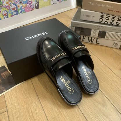 Chanel Spring and Summer New Black High-grade Diamond Buckle Letter Leather Butter Lazy Half Slipper Sandals - Image 3