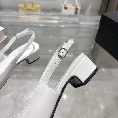 Chanel Spring and Summer New White Comfortable Low Heel Sandals Heel Height 3.5cm - Image 3