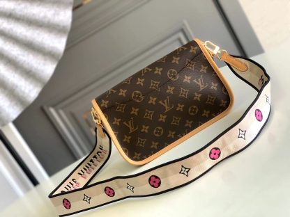 Louis Vuitton old flower apricot vintage bag series DIANE handbag - Image 3