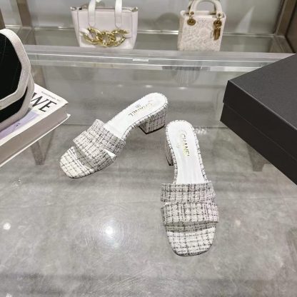 Chanel Spring/Summer New Black and White Mixed Embroidered Linge Classic Sandals Heel Height 5cm - Image 3