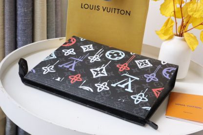 Louis Vuitton Classic POCHETTE VOYAGE Medium Handbag - Image 3