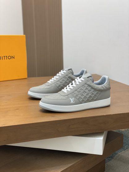Louis Vuitton Men's Classic Casual Sneakers - Image 3