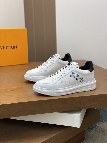 Louis Vuitton Men's Classic Casual Sneakers - Image 3