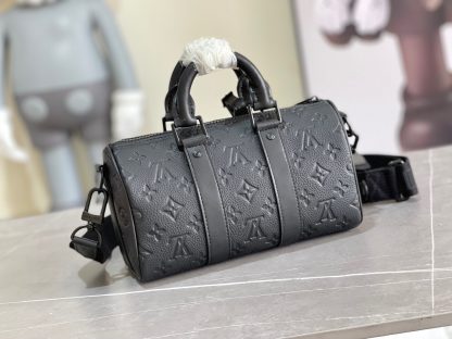 Louis Vuitton's classic Keepall bag - Image 3