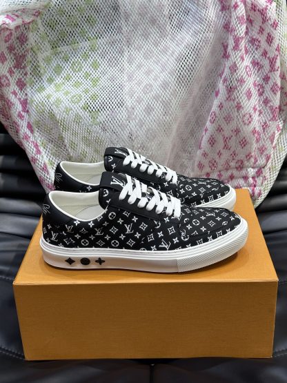 Louis Vuitton men's high-end casual sports shoes - Image 3
