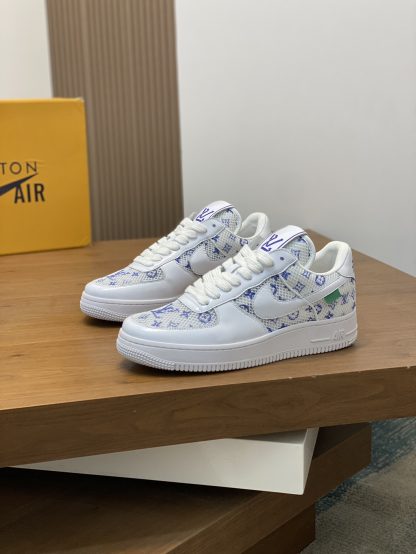 Louis Vuitton co-branded casual sneakers - Image 3