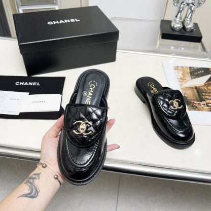 Chanel autumn and winter new goddess elegant temperament black patent leather half slippers - Image 3