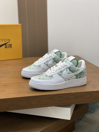 Louis Vuitton co-branded casual sneakers - Image 3