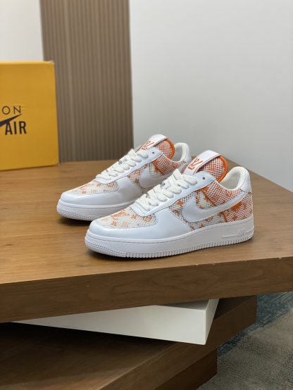 Louis Vuitton co-branded casual sneakers - Image 3