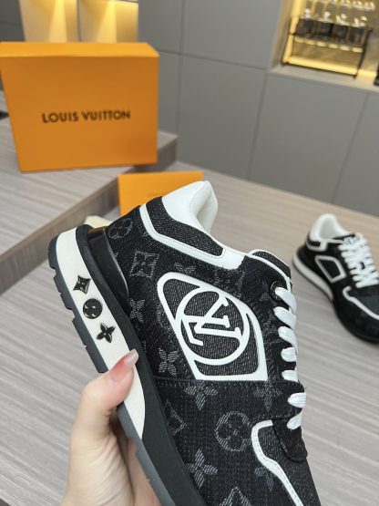 Louis Vuitton new runaway men's breathable sneakers - Image 4