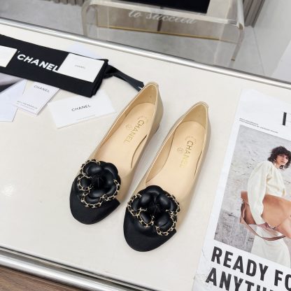 Chanel Spring/Summer Dancing Shoes Series Small Round Toe Apricot Flat Sandals Heel Height 1.5cm - Image 3