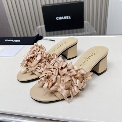 Chanel Spring/Summer Dancing Shoes Collection Slim Custom Flower Apricot Chunky Heel Sandals Heel Height 5cm - Image 3