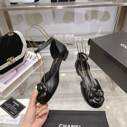 Chanel early spring new camellia series black sandals heel height 2.5cm - Image 3