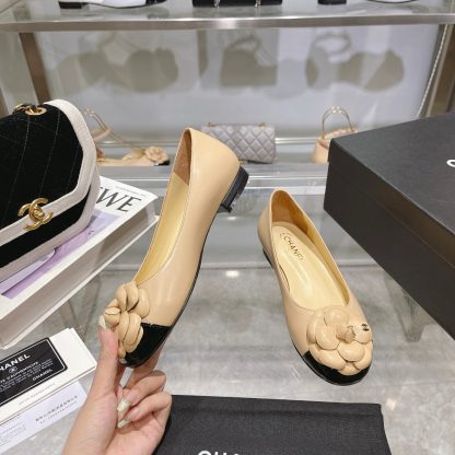 Chanel Early Spring Camellia Series Apricot Full Cover Sandals - Image 3