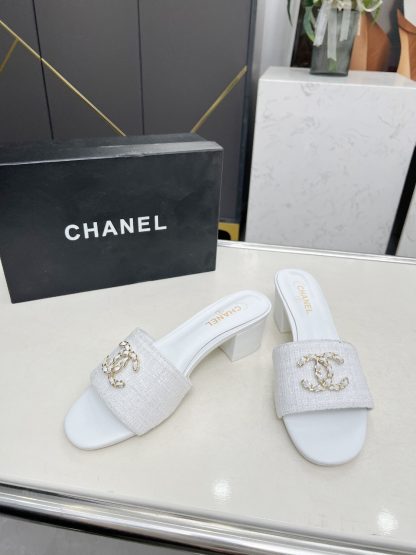 Chanel 2025 new white fabric sheepskin thick heel sandals - Image 3
