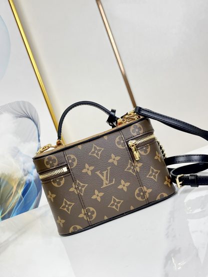 Louis Vuitton VANITY CHAIN ​​POUCH cosmetic bag - Image 3