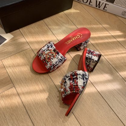 Chanel's new spring and summer red goddess elegant and durable thick-heeled sandals - Image 3