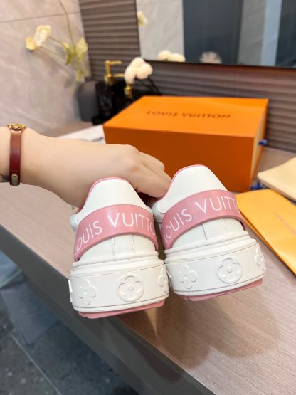 Louis Vuitton classic sneakers - Image 4