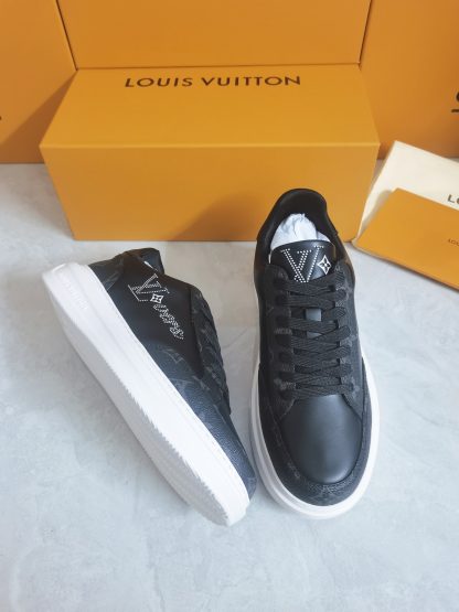 Louis Vuitton classic casual sports sneakers - Image 3
